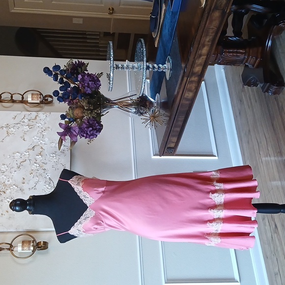 Victoria's Secret Silk Pink Ruffle Hem Nightgown Slip. Size L - Picture 7 of 17
